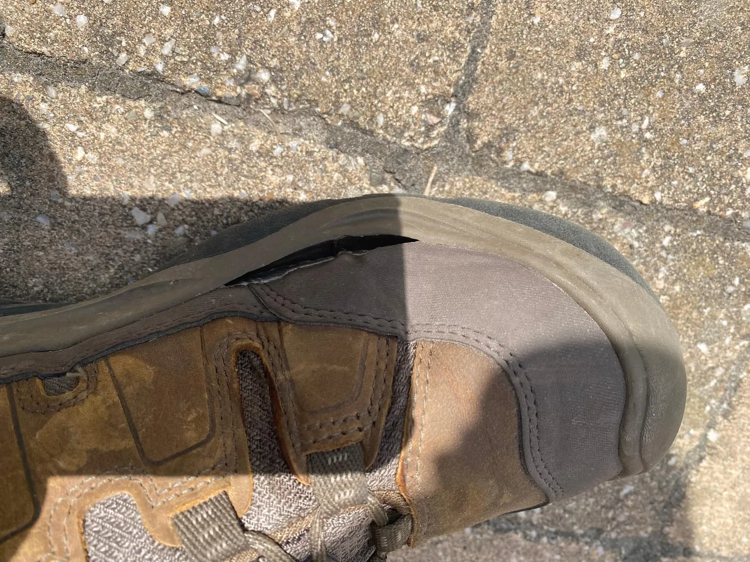 KEEN Circadia Mid Waterproof Wide scarponi uomo pelle