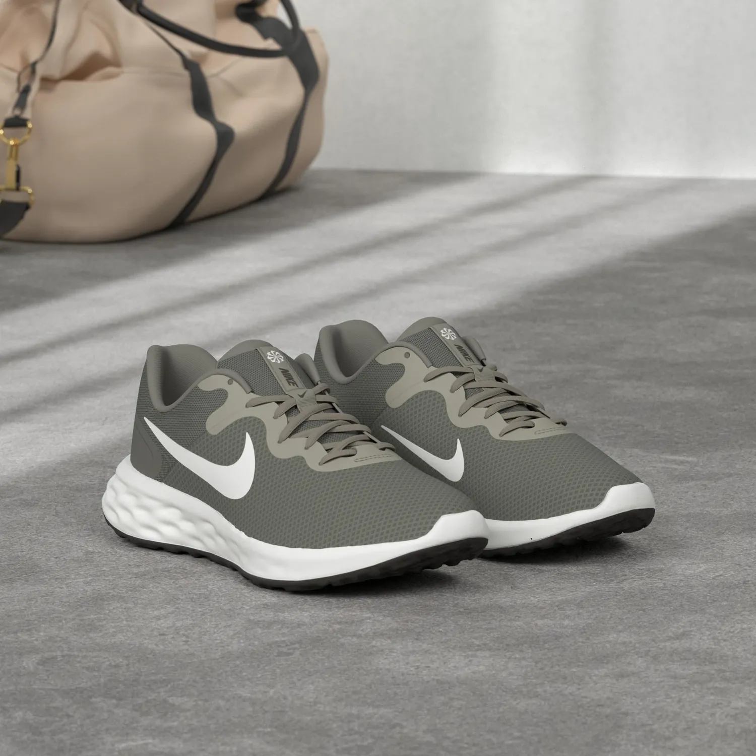 Nike Revolution 6 scarpe running uomo nere 44