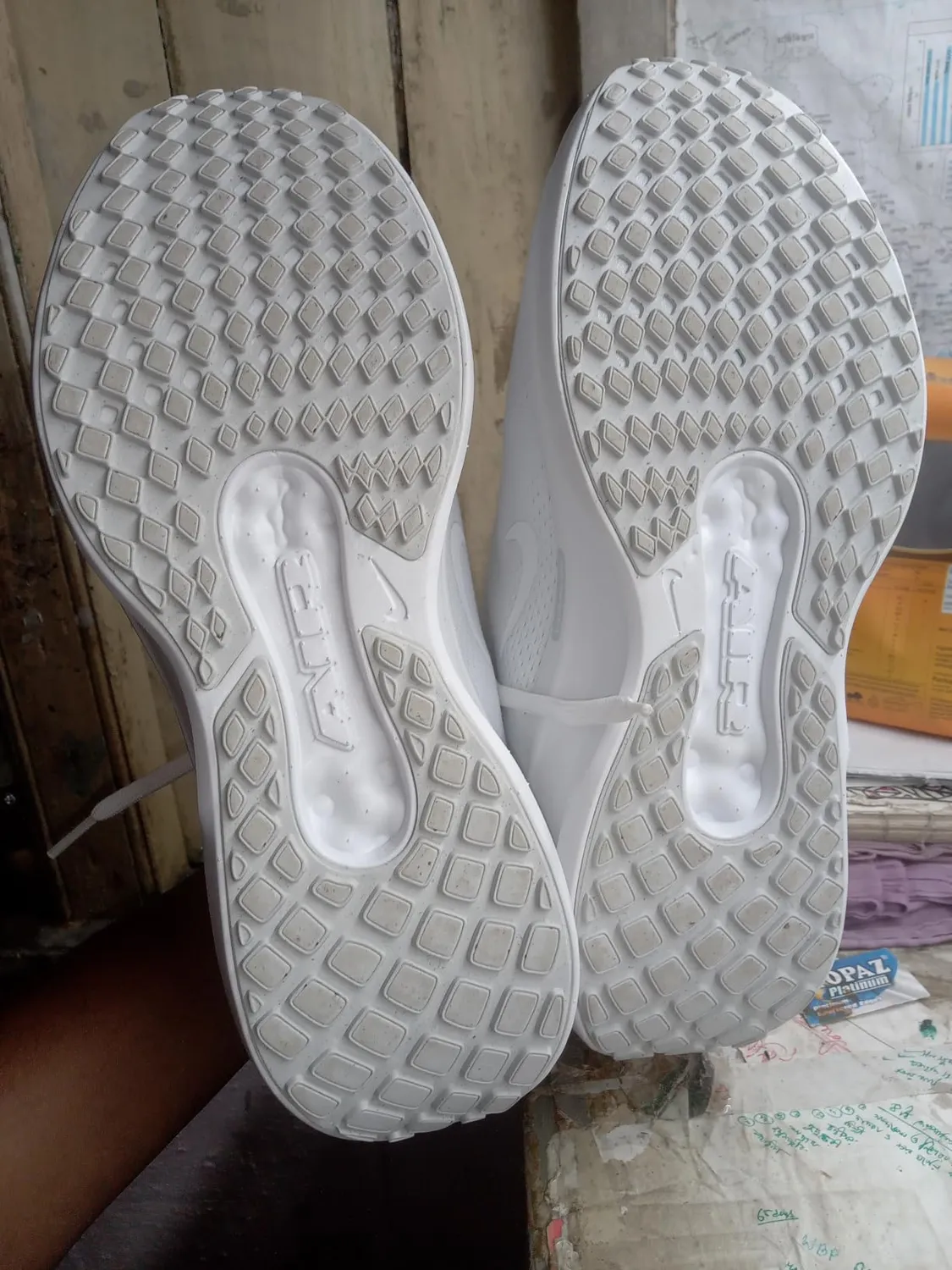 Nike Winflo 11 scarpe running bianco 39 EU donna uomo