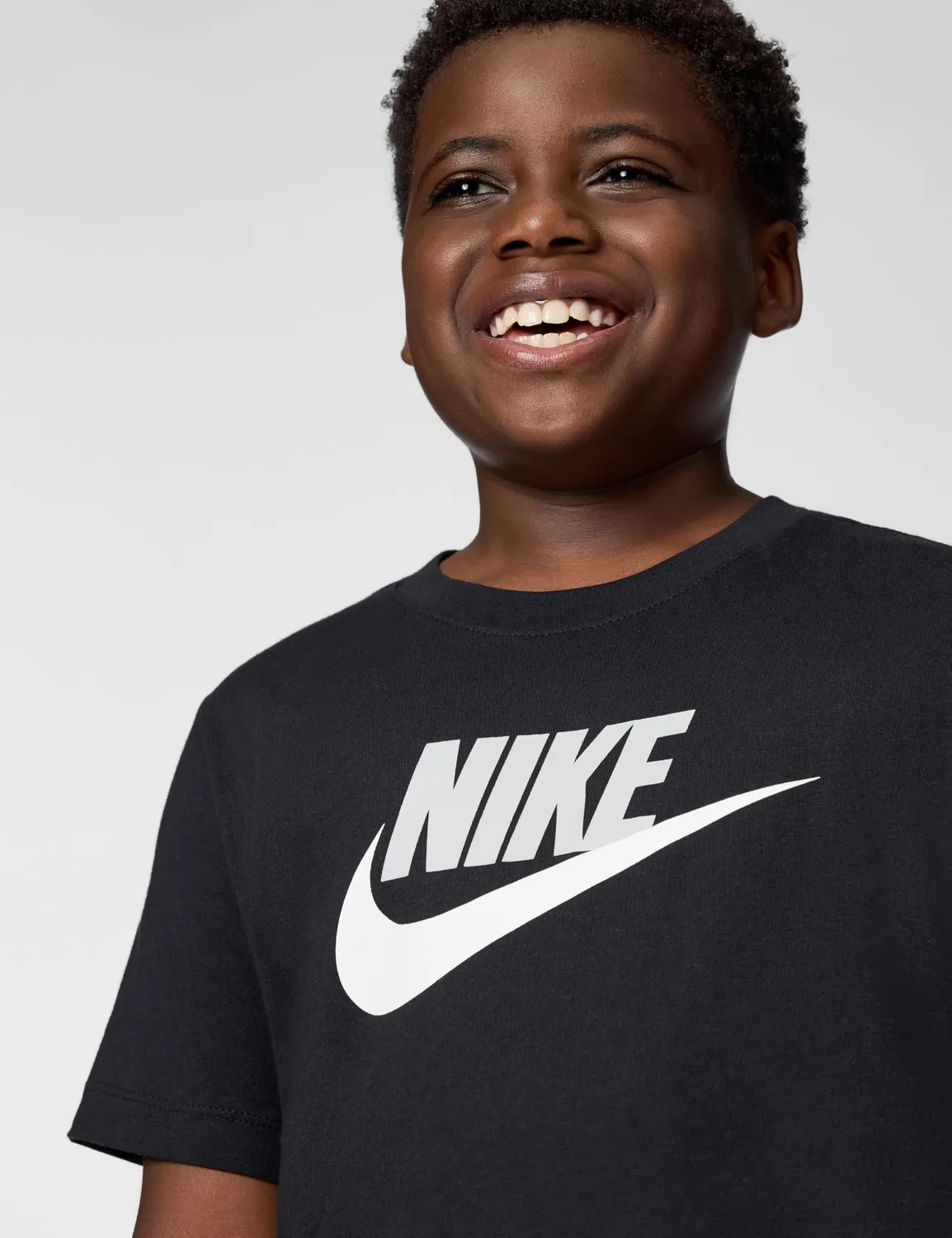 Nike NSW Tee Futura HBR t-shirt bimbi 122-128 cotone