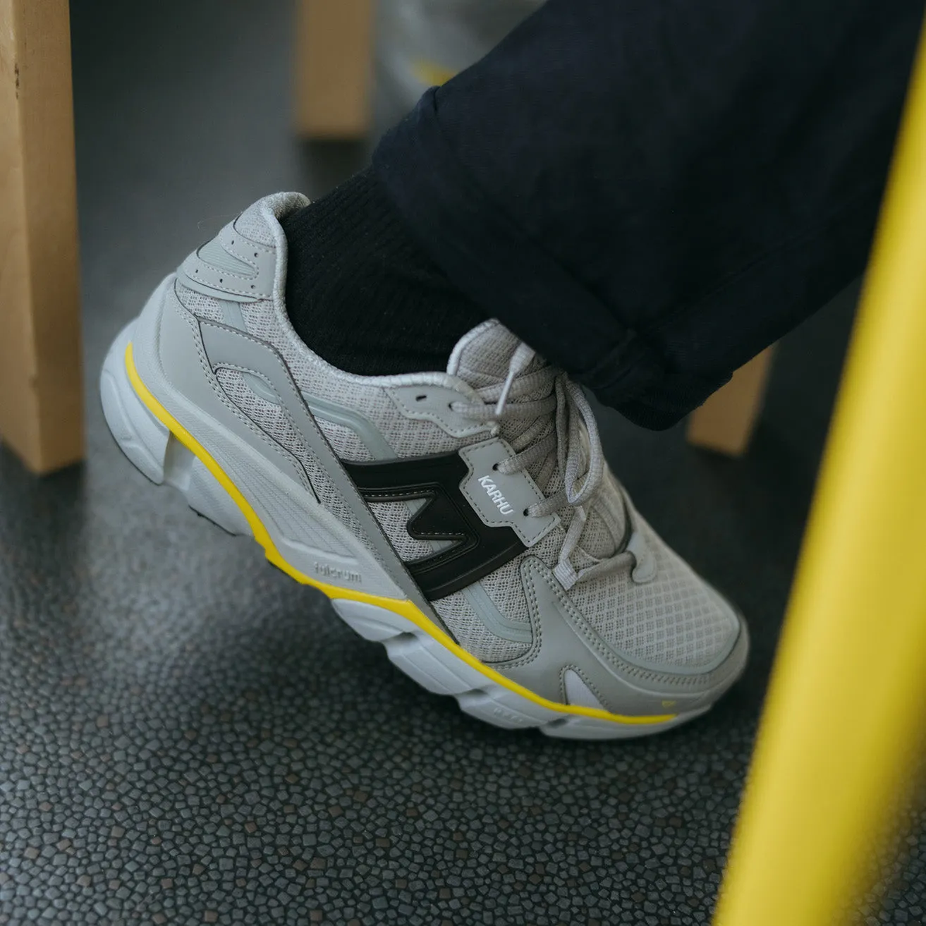 Karhu Super Fulcrum sneakers Gray Reflective Jet Black