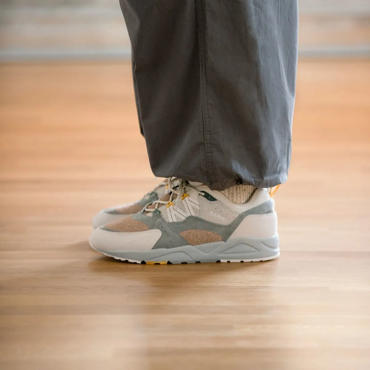 Karhu Fusion 2.0 sneakers Limestone suede bianco