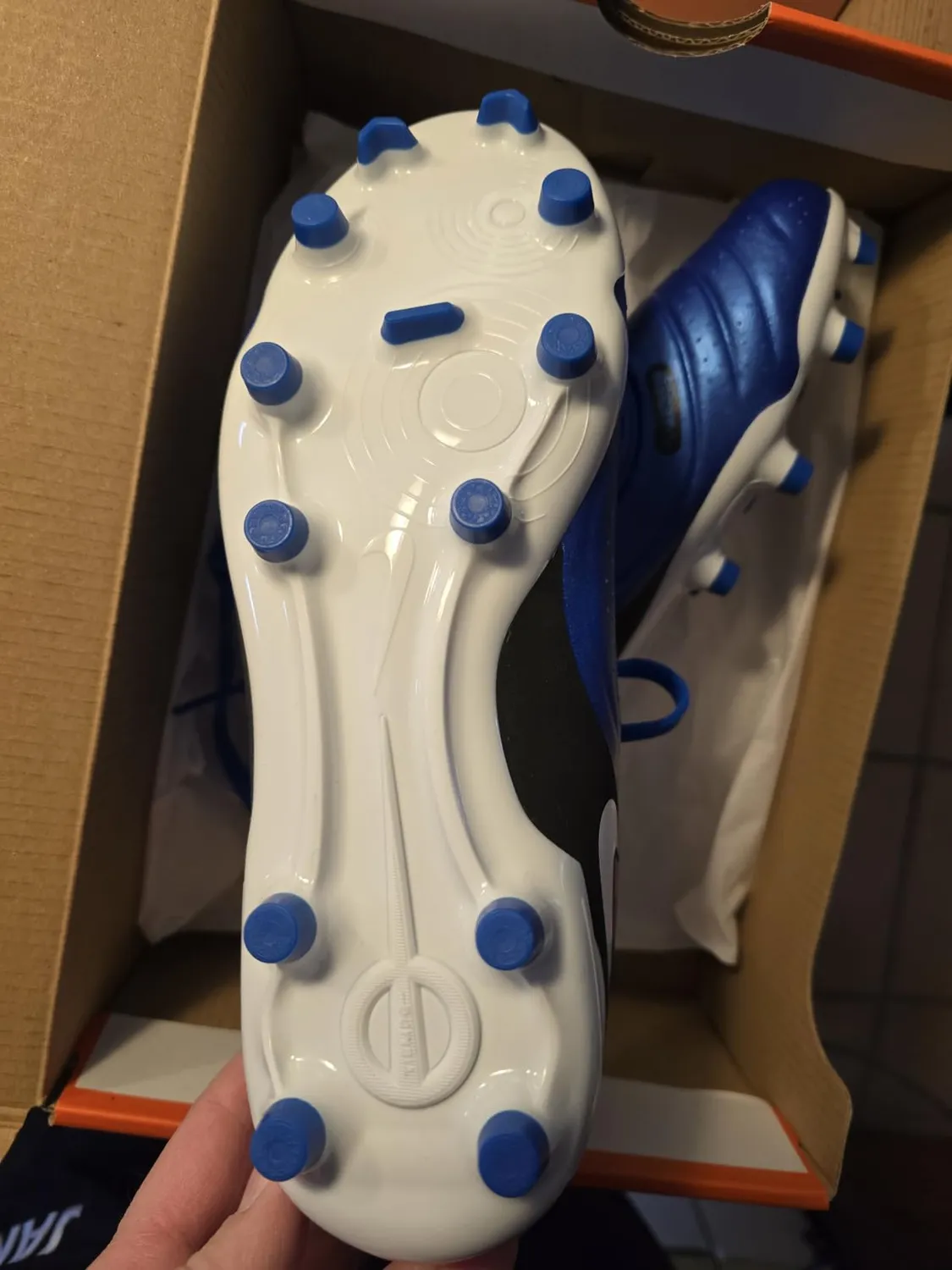 Nike Legend 10 Academy FG/MG Scarpe Calcio Bimbi 36.5