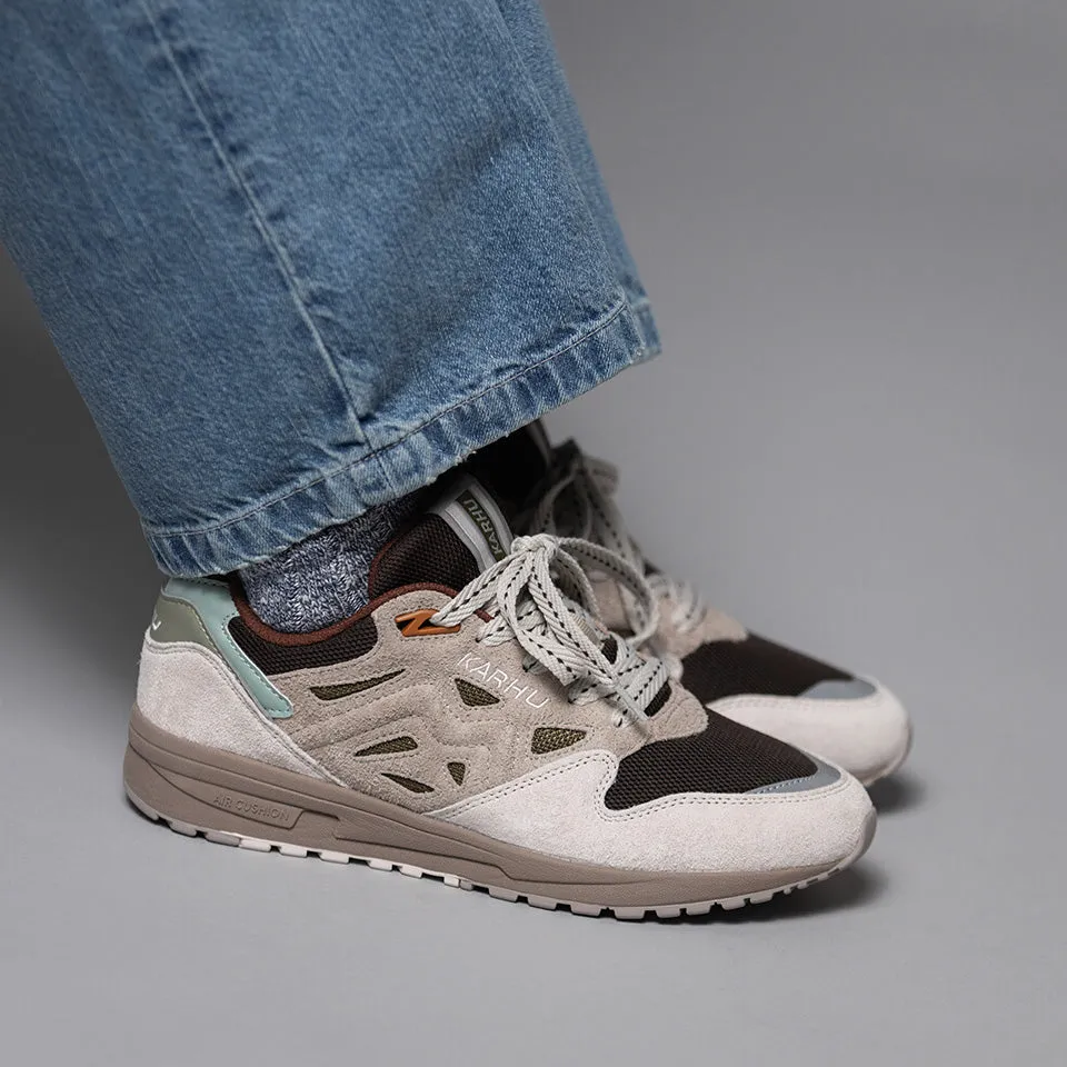 Karhu Legacy 96 Scarpe White Sand Beech traspiranti
