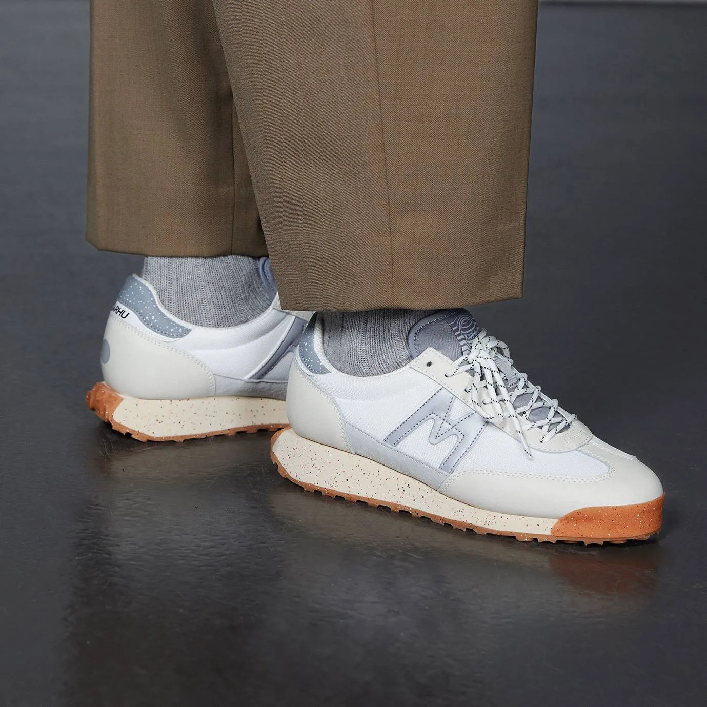 Karhu Mestari Control Flow State sneakers lily white silver antiscivolo