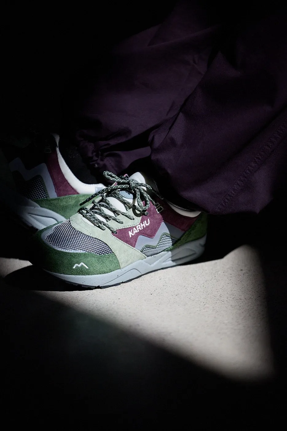 Karhu Aria 95 sneakers bronze green fig suede retro