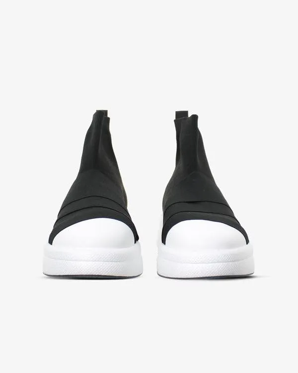 Fessura Foam Y scarpe 42 EU look contemporaneo