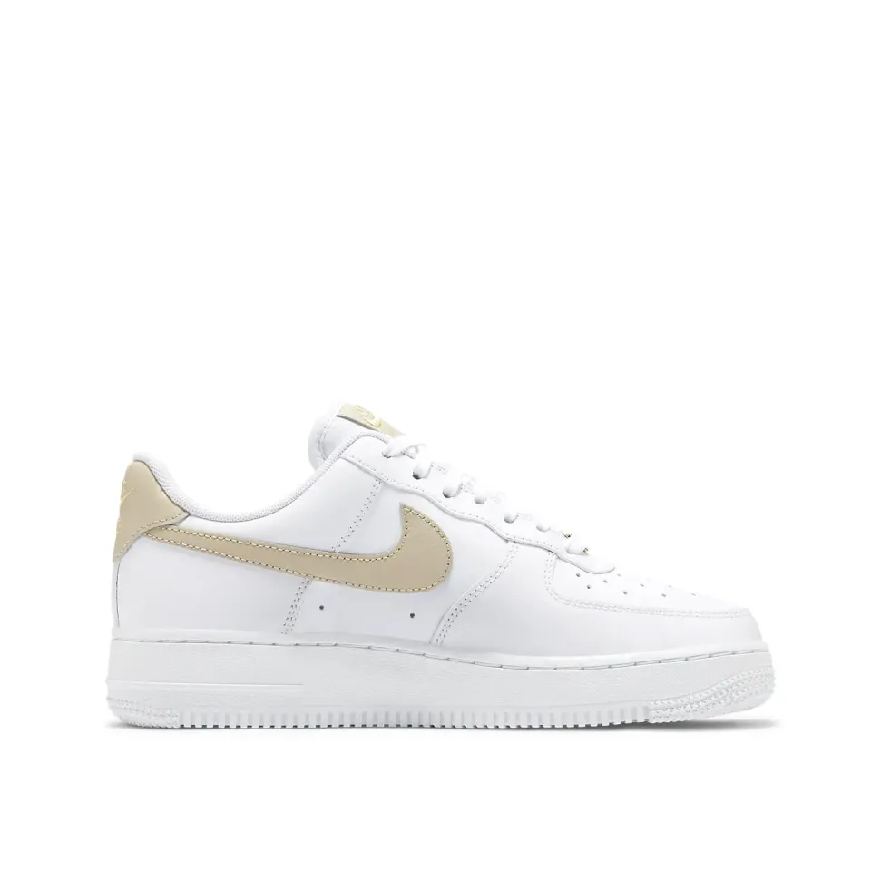 Nike Air Force 1 '07 scarpe donna bianche oro 38 EU