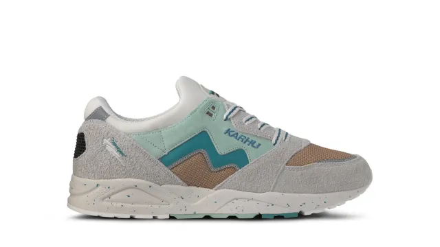 Karhu Aria 95 sneakers foggy dew blue suede riflettenti