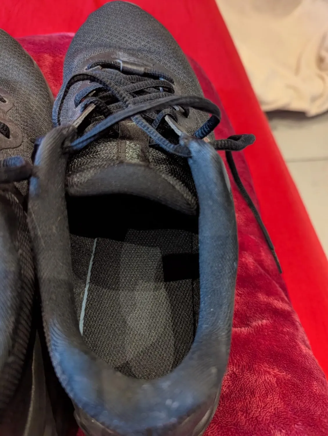 Nike Revolution 6 scarpe running uomo nere 44