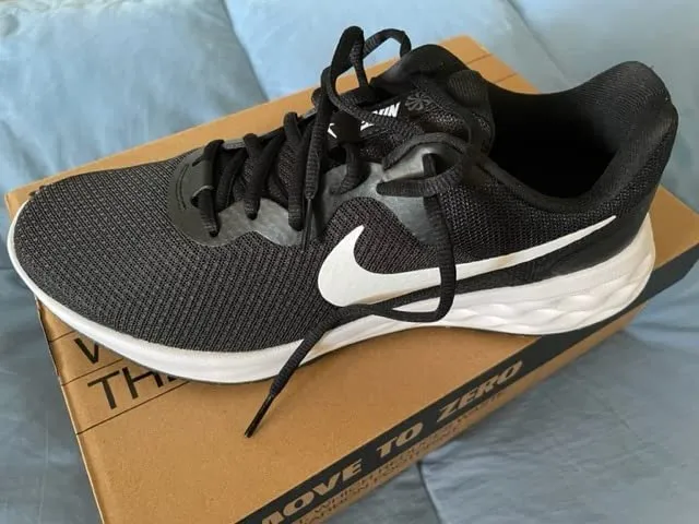 Nike Revolution 6 scarpe running uomo nere 44