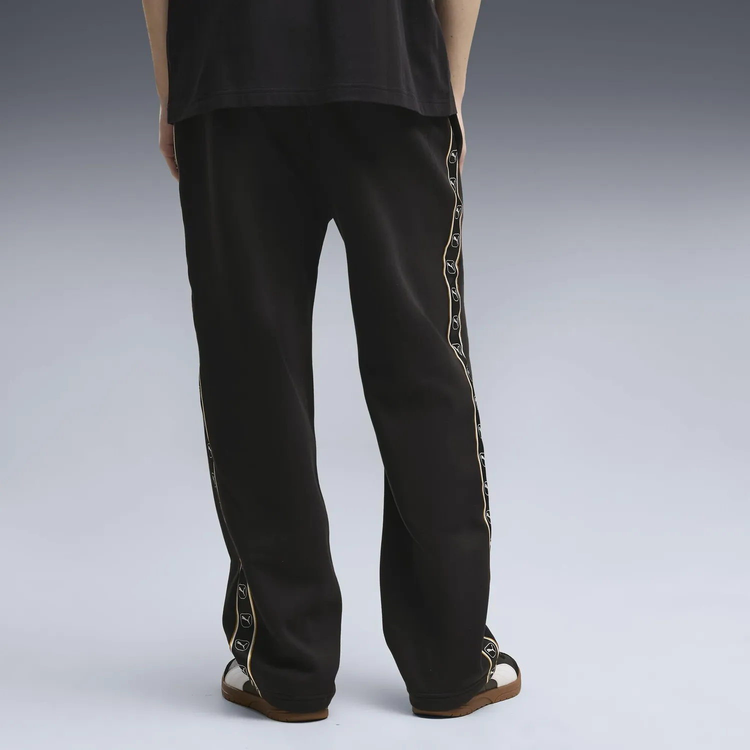 PUMA Ess Elevated Tape pantaloni tuta relaxed felpa