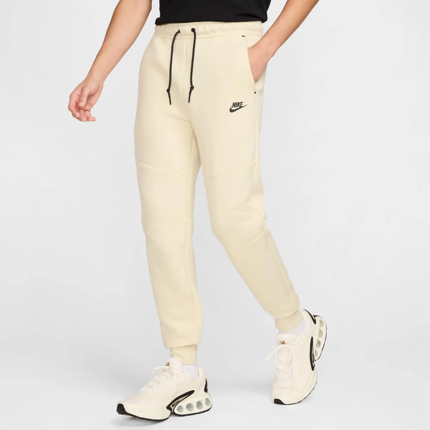 Nike Tech Fleece jogger uomo cachi L