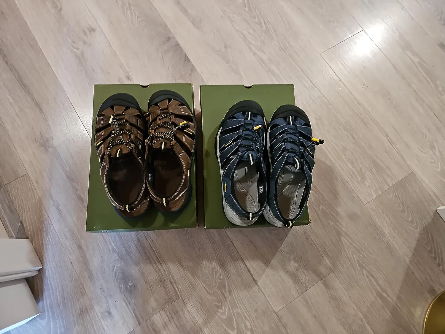 Keen Newport sandali uomo 43 EU punta chiusa pelle