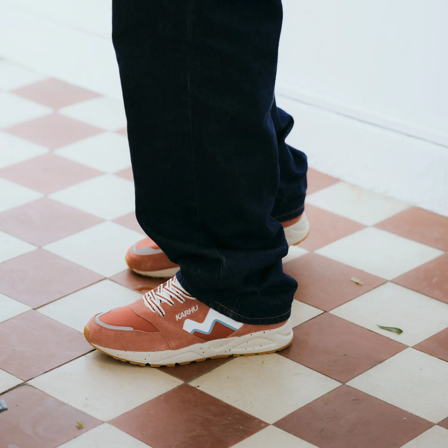 Karhu Aria 95 sneakers Light Mahogany White Flower Pack
