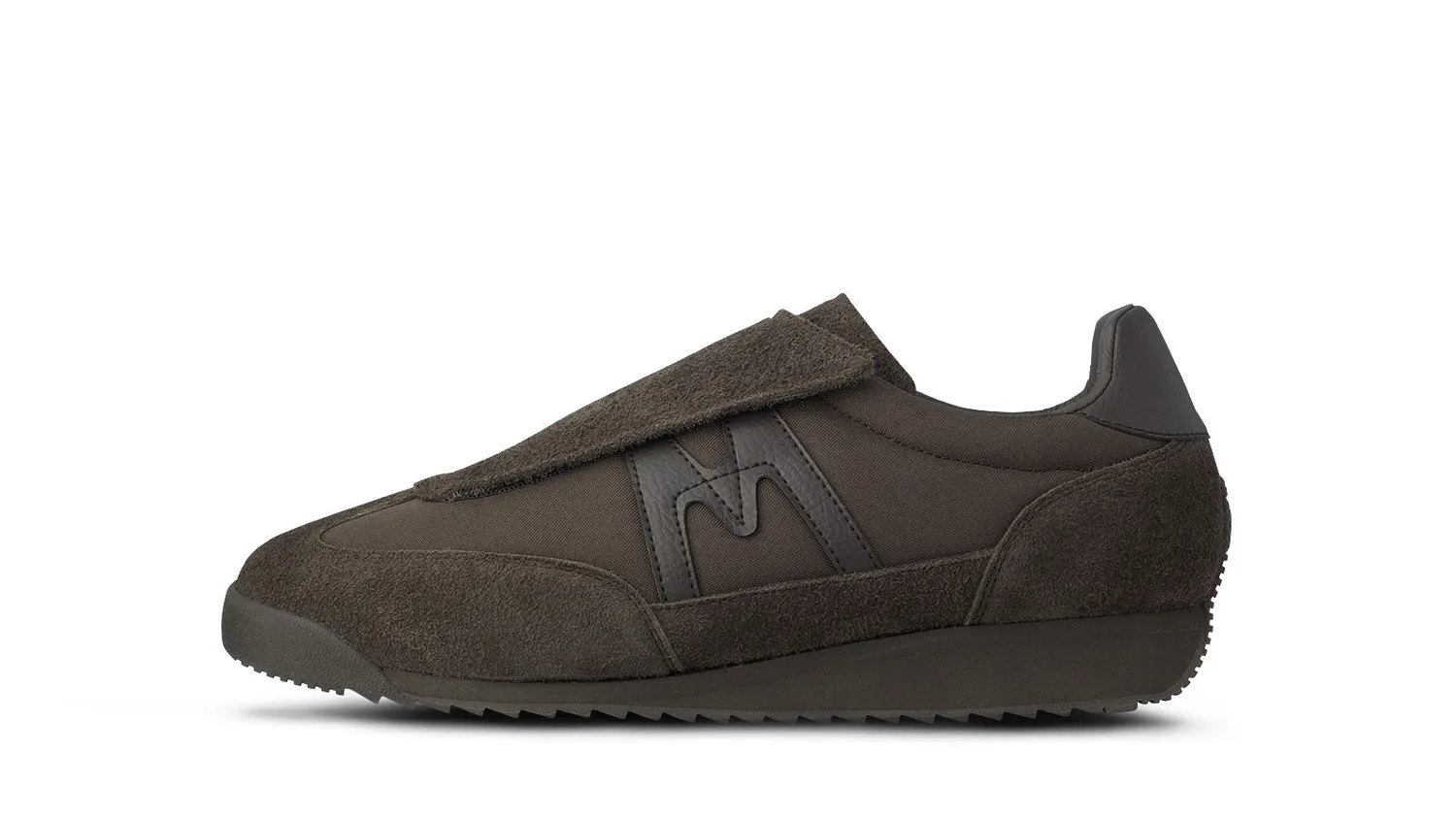 Karhu Mestari Slip-On scarpe chocolate in suede