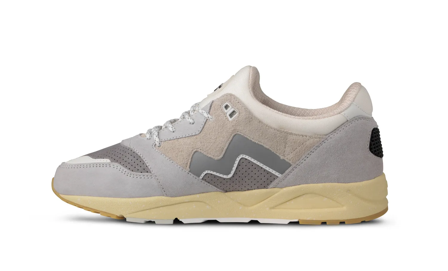 Karhu Aria 95 sneakers Lunar Rock Foggy Dew beige