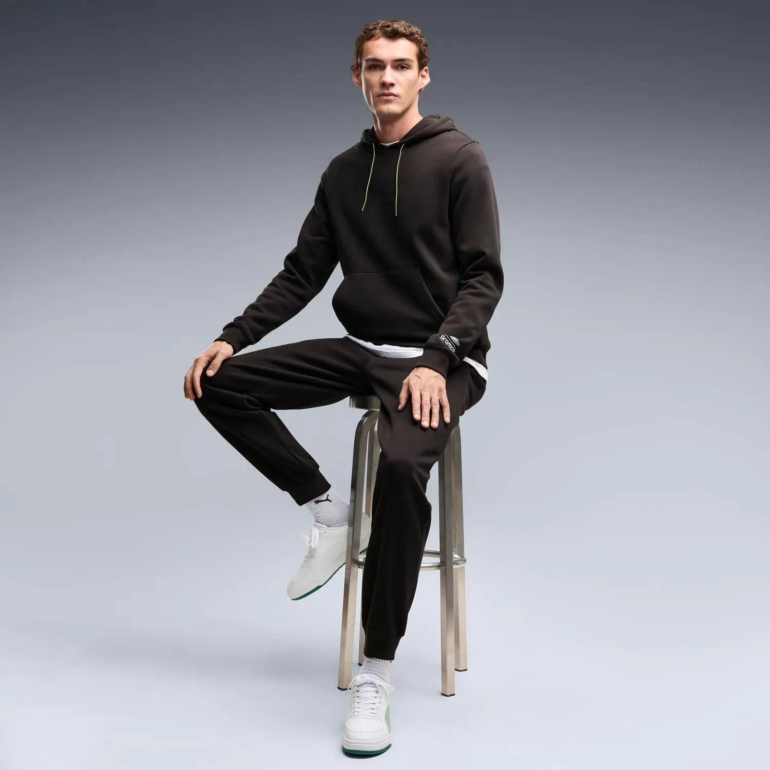 Puma AMF1 Essential Sweat Logo 2026 felpa con cappuccio uomo