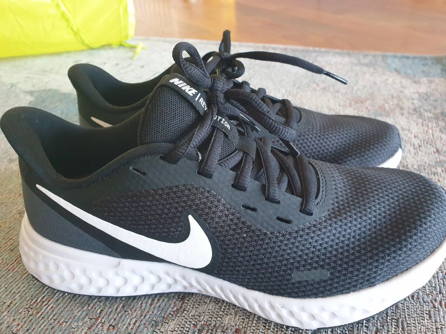 Nike Revolution 5 scarpe corsa donna nero