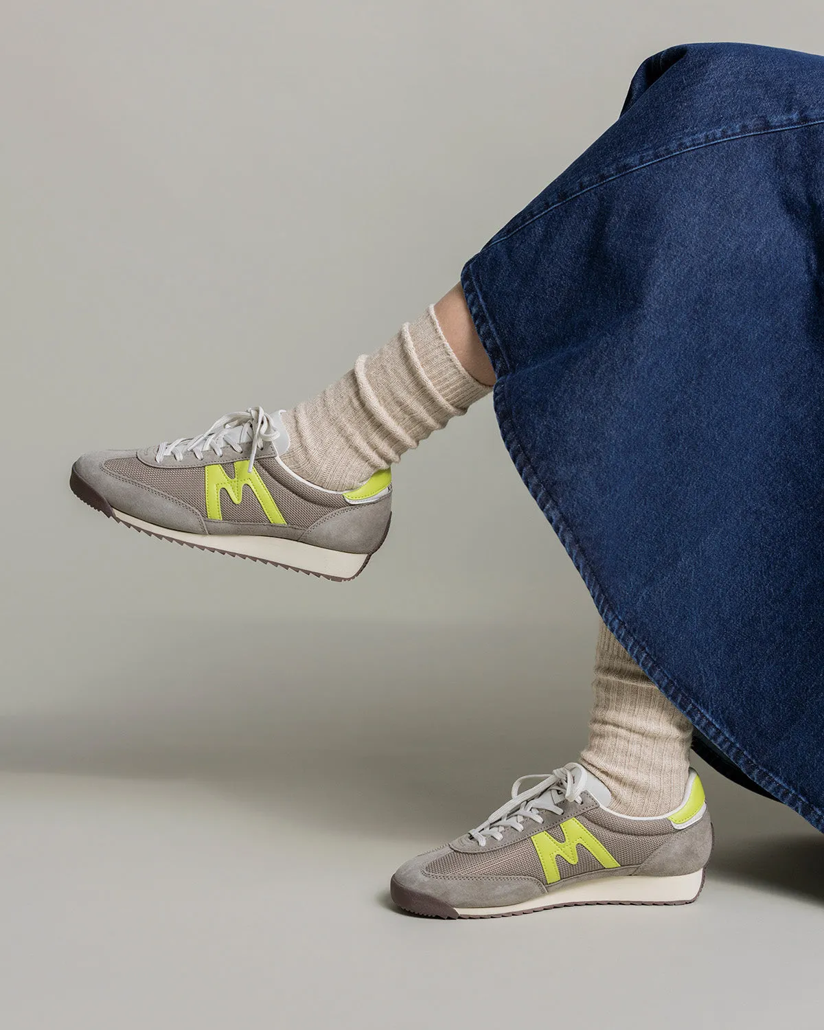 Karhu Mestari 76 sneakers Desert Taupe rete traspirante