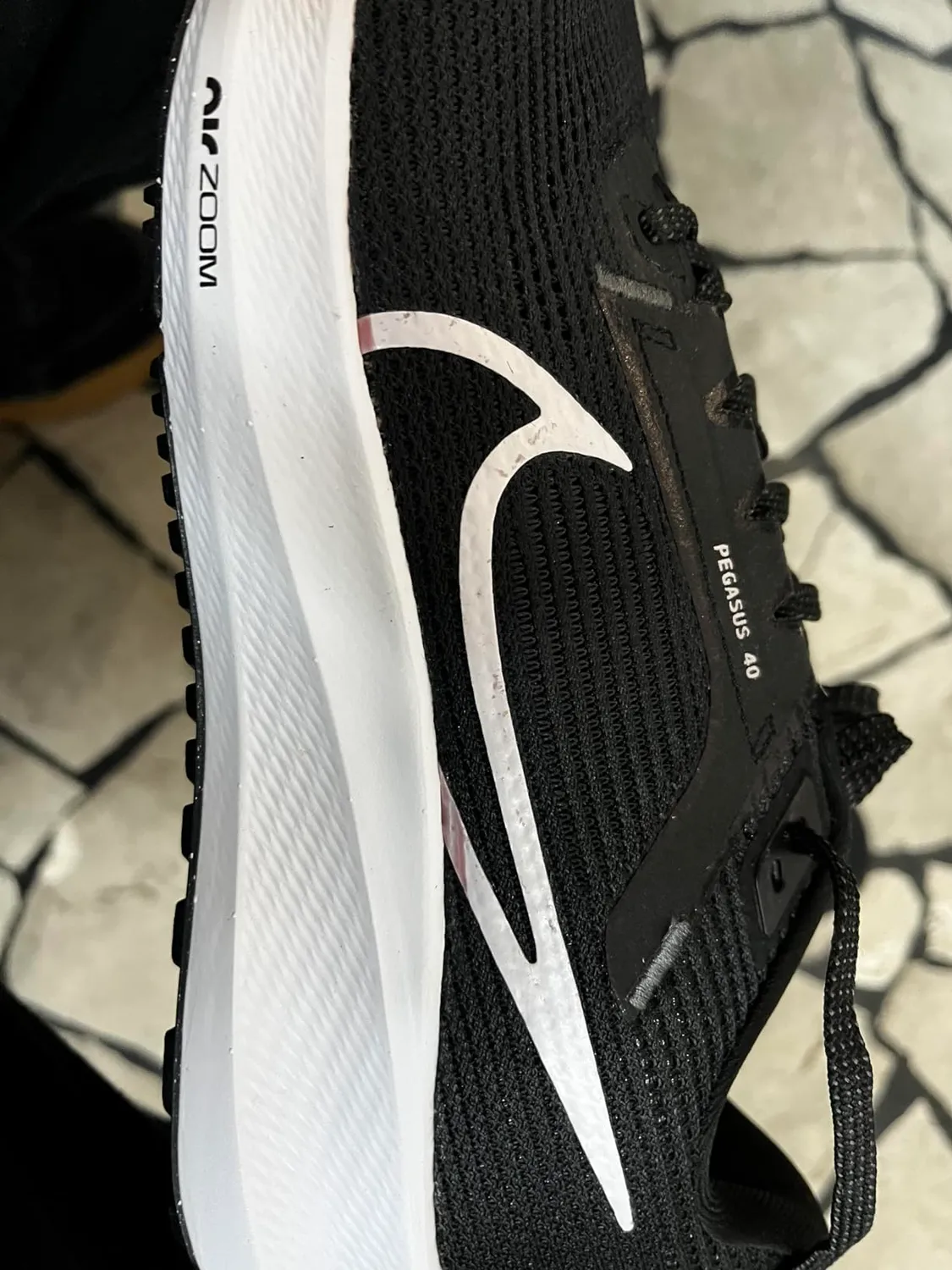 Nike Pegasus 40 PRM scarpe running nero bianco cremisi