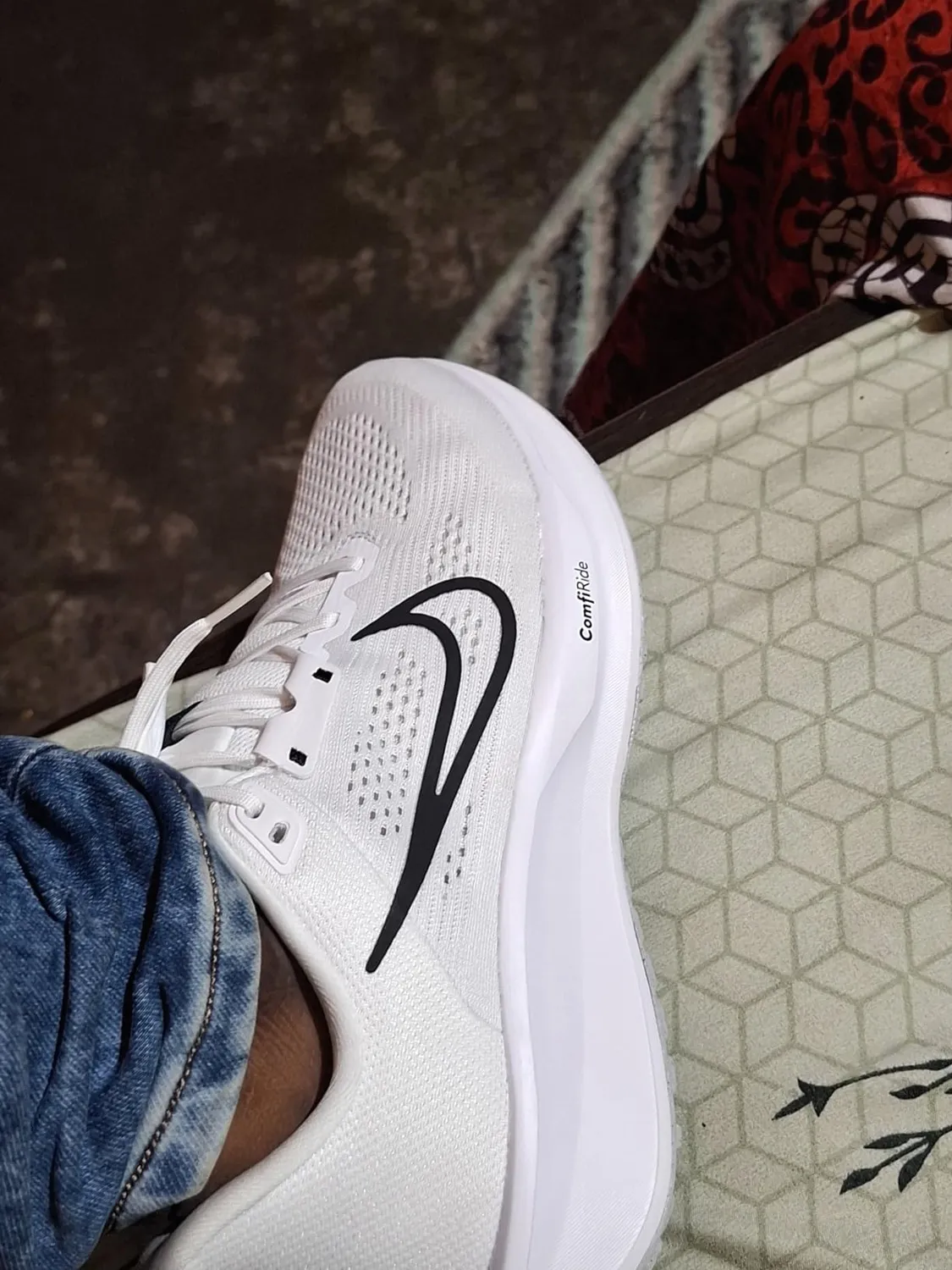 Nike Quest 6 scarpe running uomo mesh