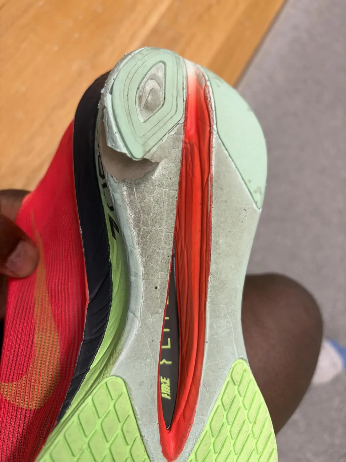 Nike Vaporfly 4 scarpe corsa uomo 41 EU carbonio