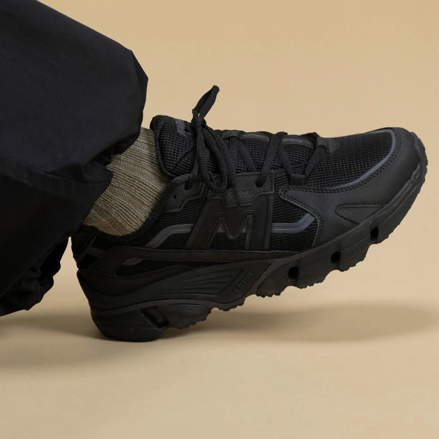 Karhu Super Fulcrum sneakers Black Black guida rullata