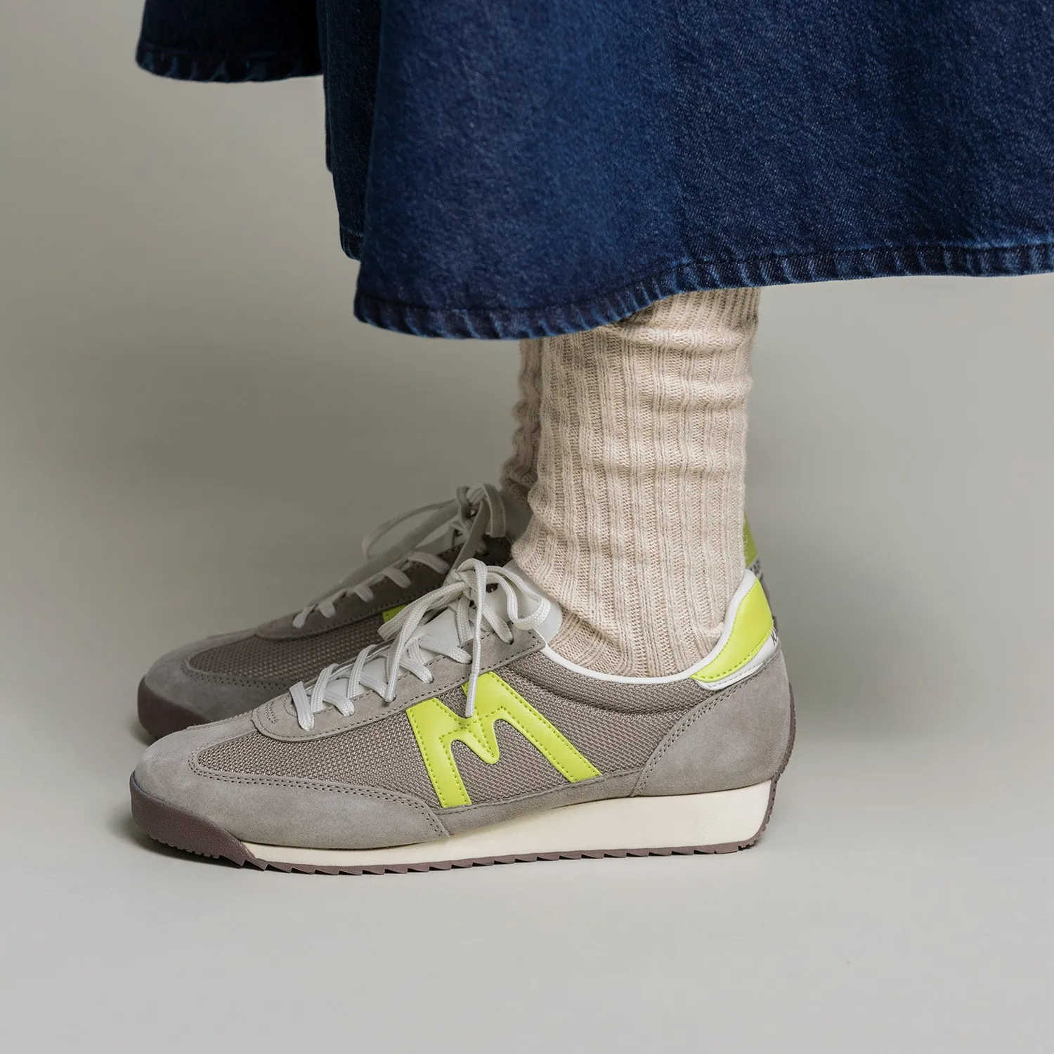 Karhu Mestari 76 sneakers Desert Taupe rete traspirante