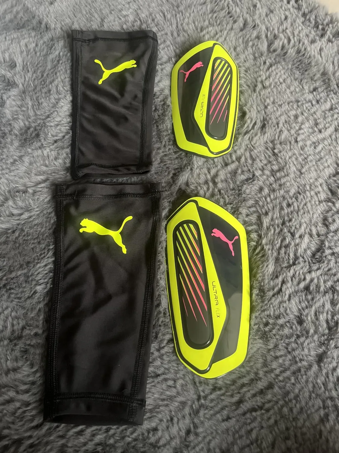 Puma Ultra Flex Sleeve parastinchi nero-argento TPU
