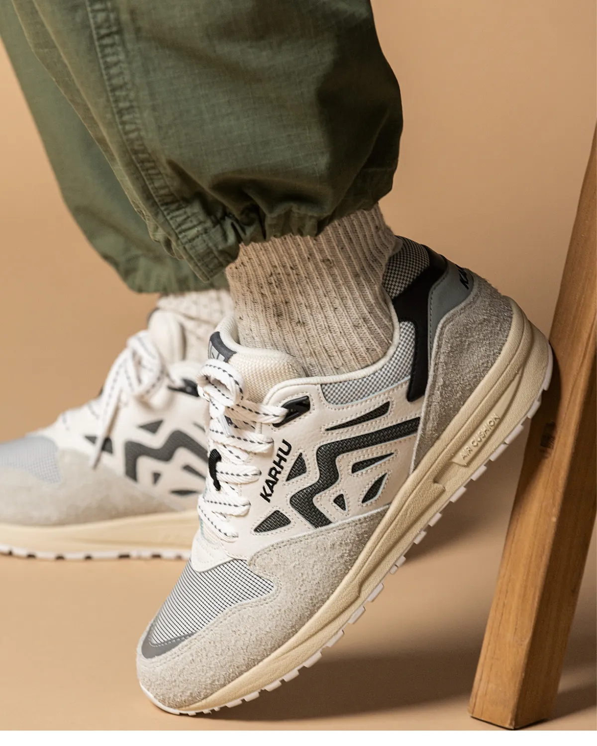 Karhu Legacy 96 sneakers Foggy Dew Turbulence nylon