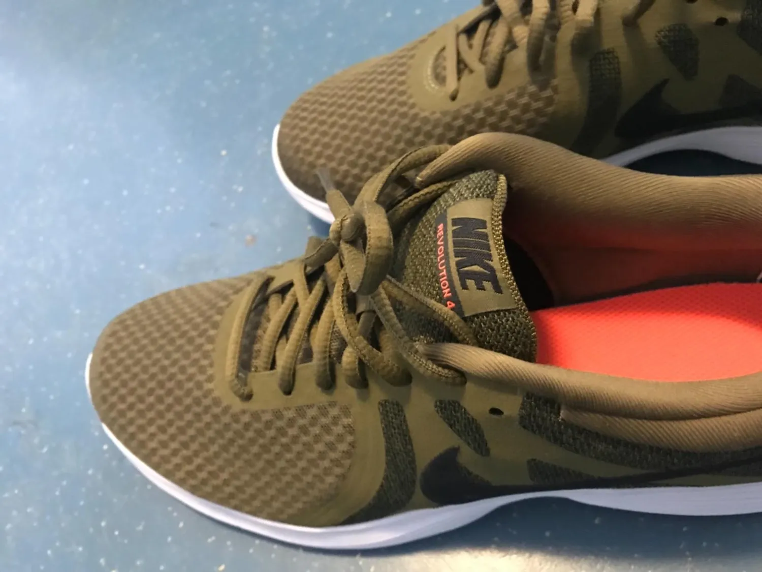 Nike Revolution 4 scarpe corsa uomo traspiranti