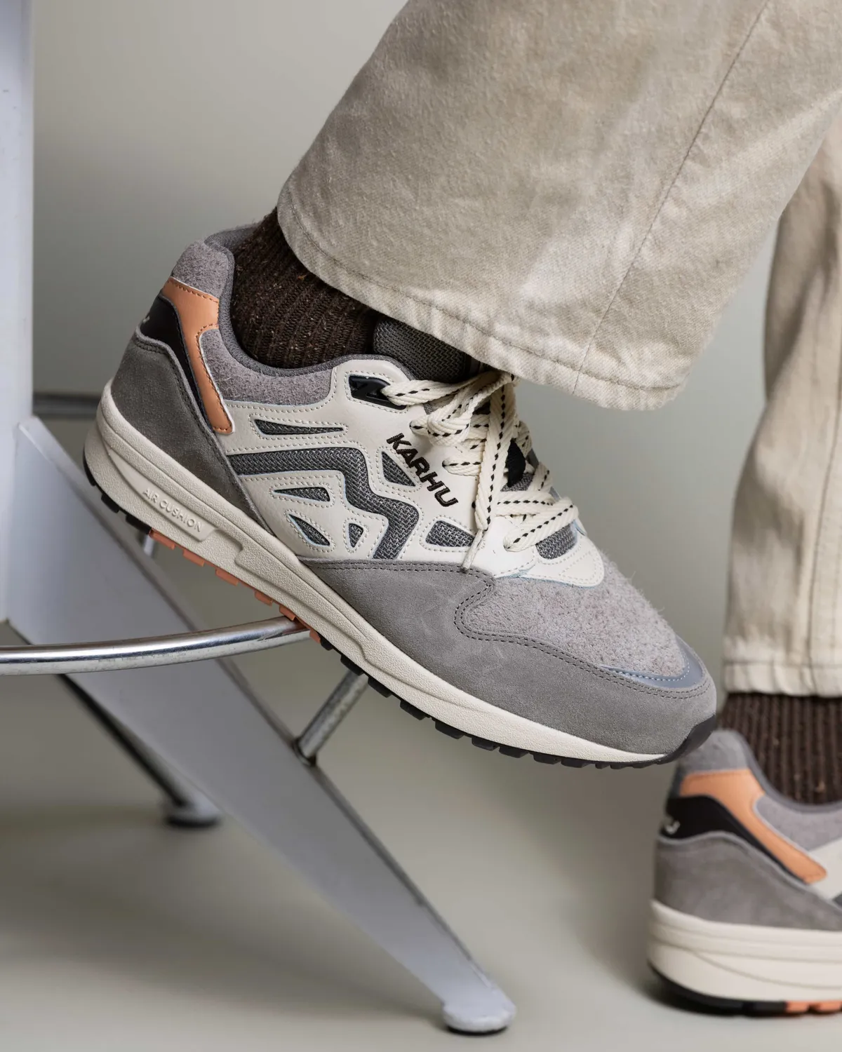 Karhu Legacy 96 Sneakers Hematite Hematite scamosciate