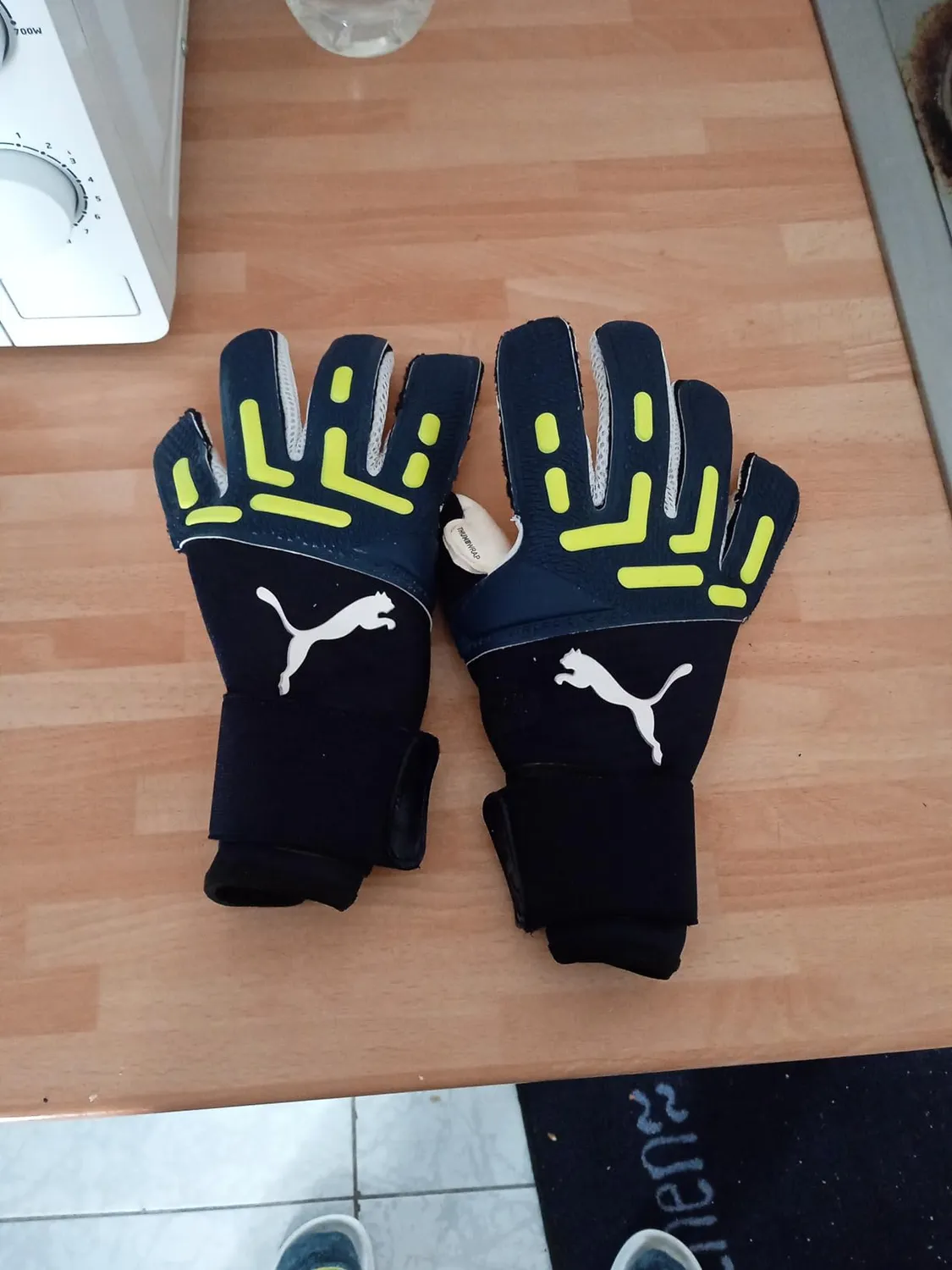 Puma Future Pro Hybrid guanti portiere bianchi presa