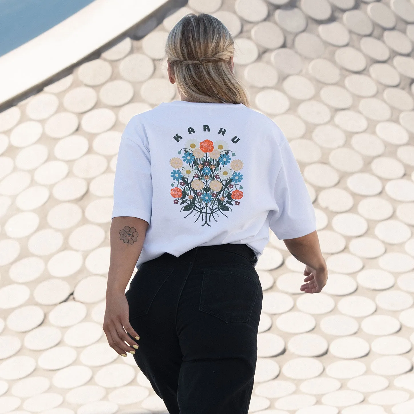 Karhu Flower Bouquet t-shirt Bright White cotone regular