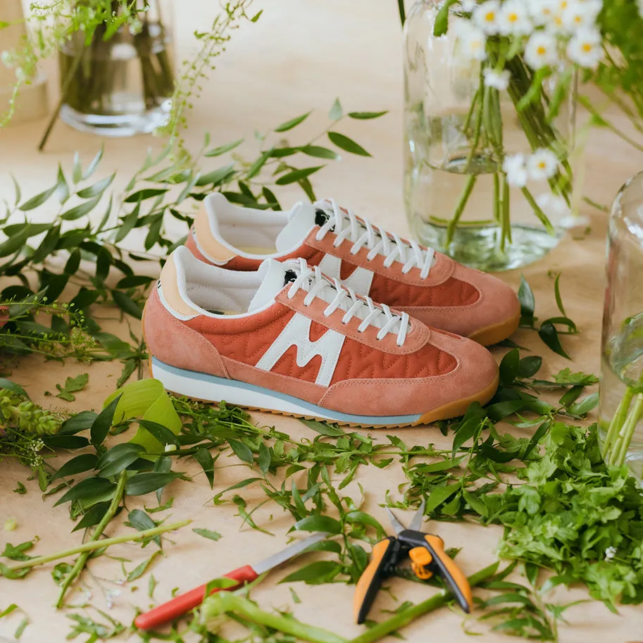 Karhu Mestari 76 sneakers Light Mahogany Blanc de Blanc ricamate