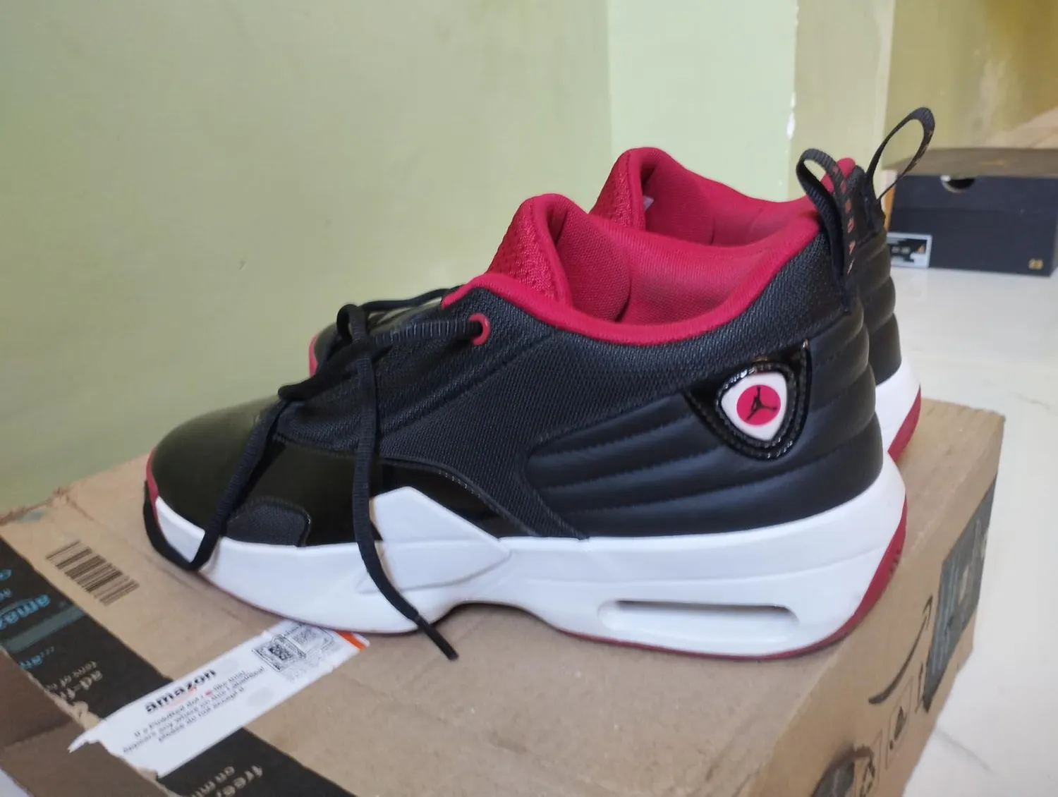 Jordan Max Aura 6 scarpe basket alte ammortizzate