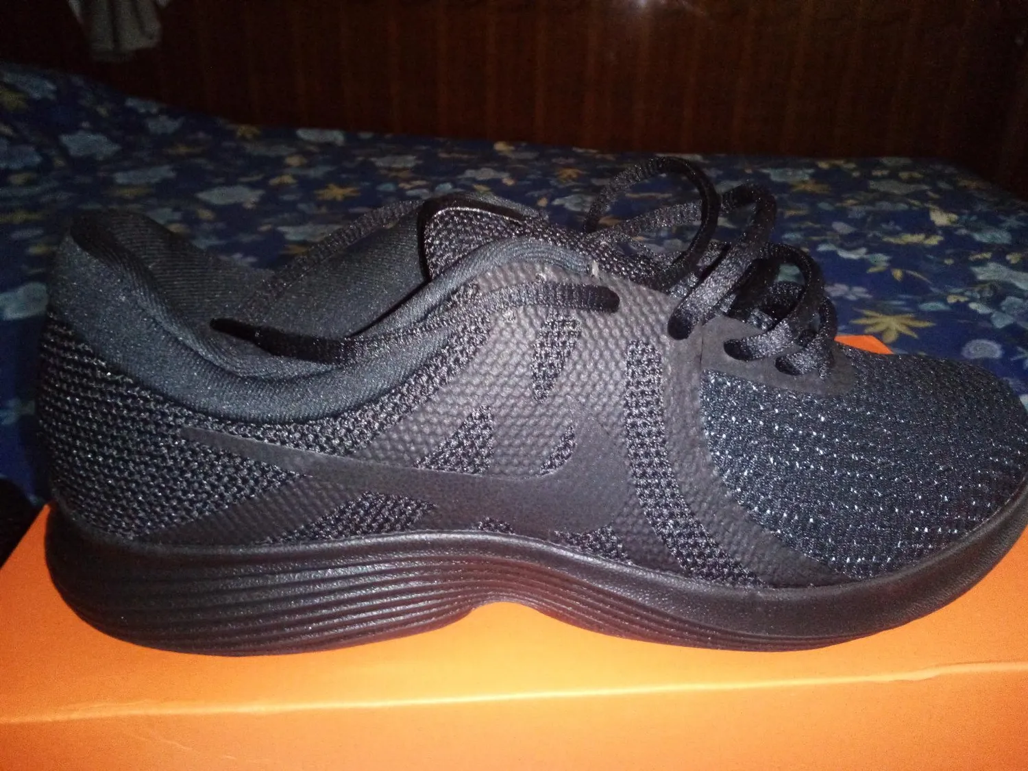 Nike Revolution 4 scarpe corsa uomo traspiranti