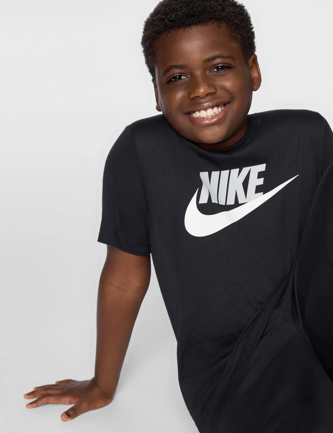 Nike NSW Tee Futura HBR t-shirt bimbi 122-128 cotone