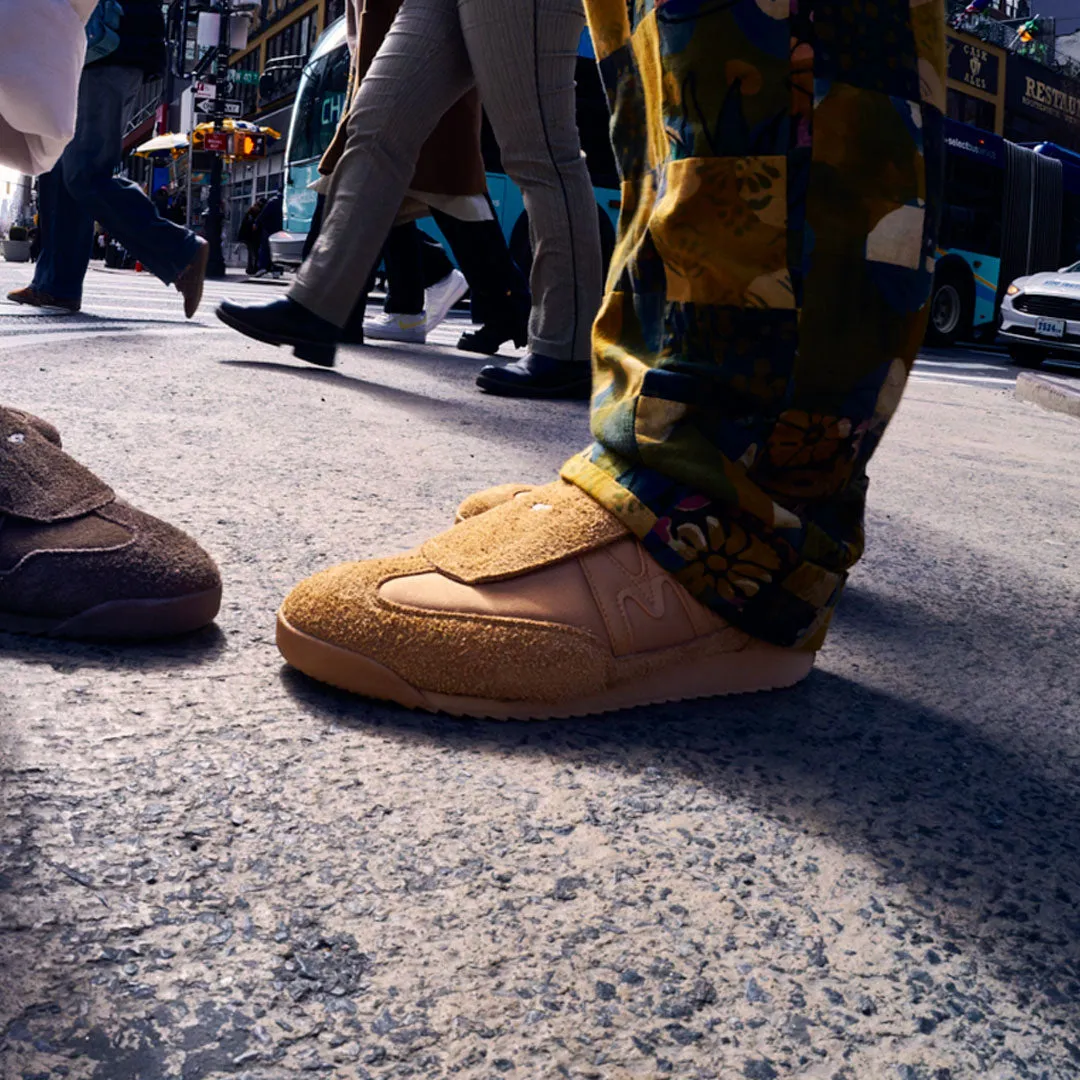 Karhu x Engineered Garments Mestari Slip-On Tobacco camoscio