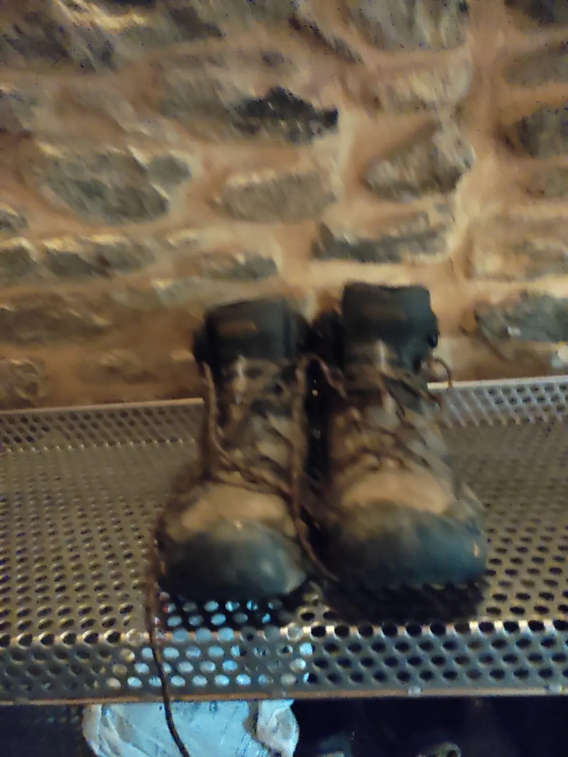 KEEN Targhee III Mid scarponi trekking nero marrone