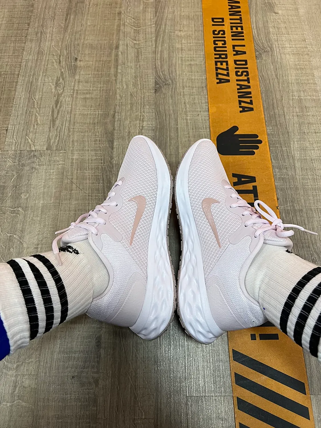 Nike Revolution DD8475 scarpe corsa uomo leggere minimali