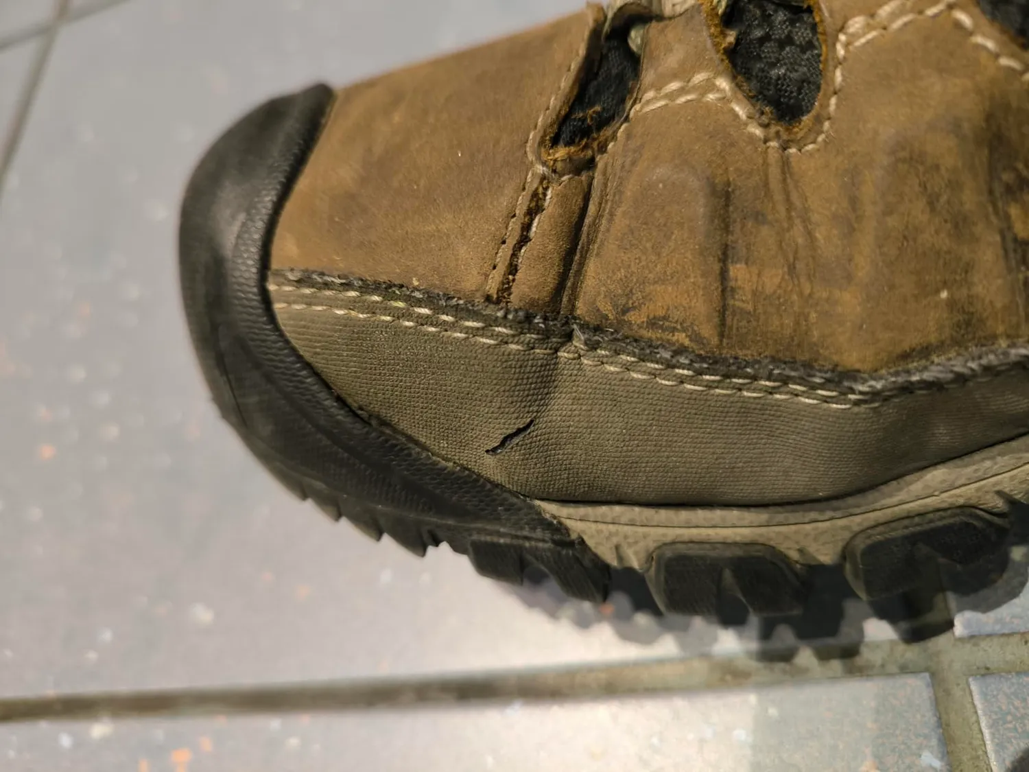 Keen Targhee III scarponi trekking uomo impermeabili