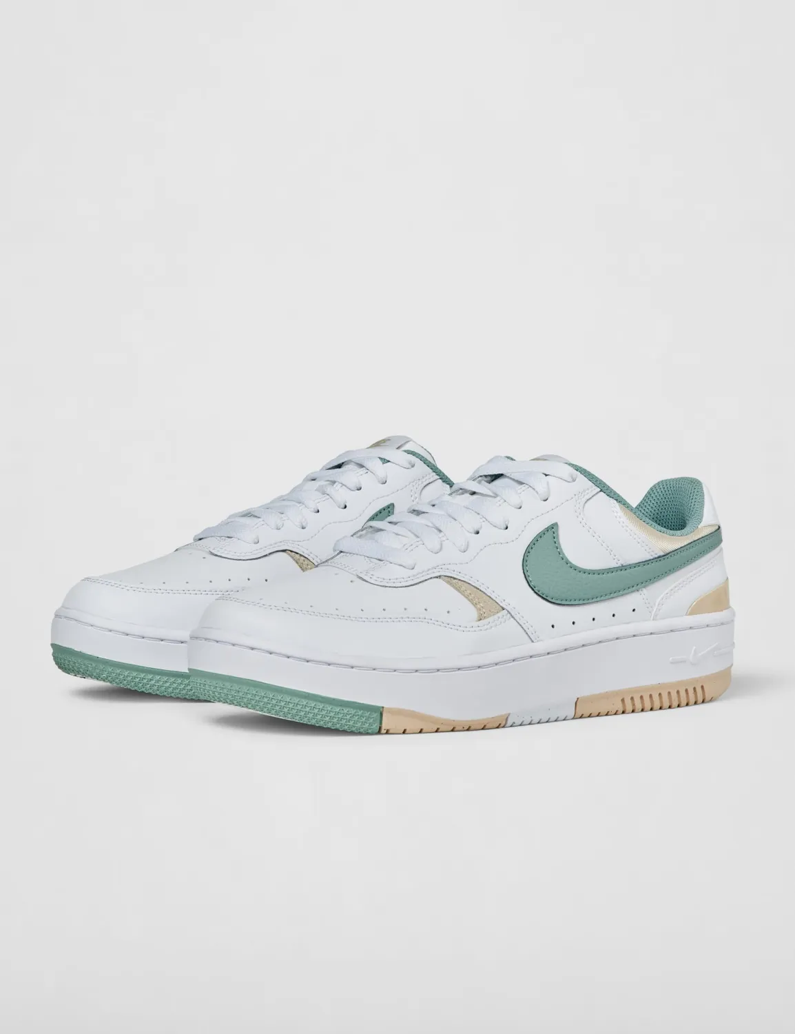 Nike Gamma Force Sneakers Donna Platform Pelle