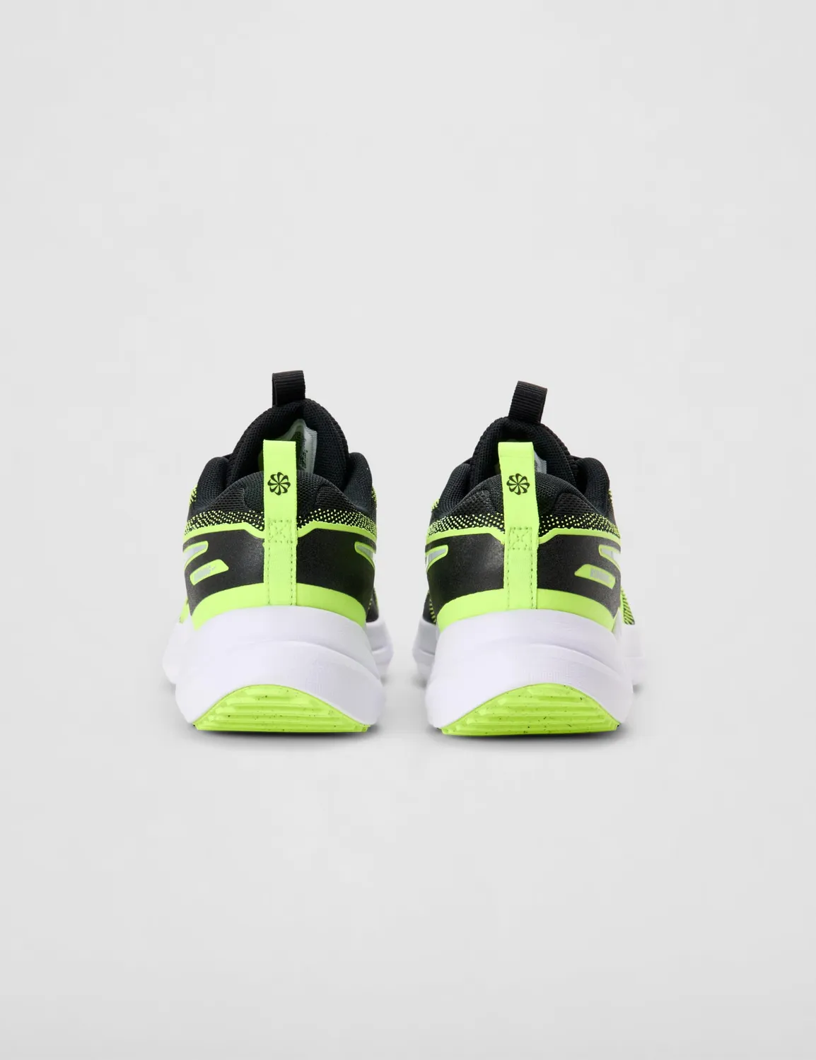 Nike Cosmic Runner GS scarpe running 38 EU traspirante