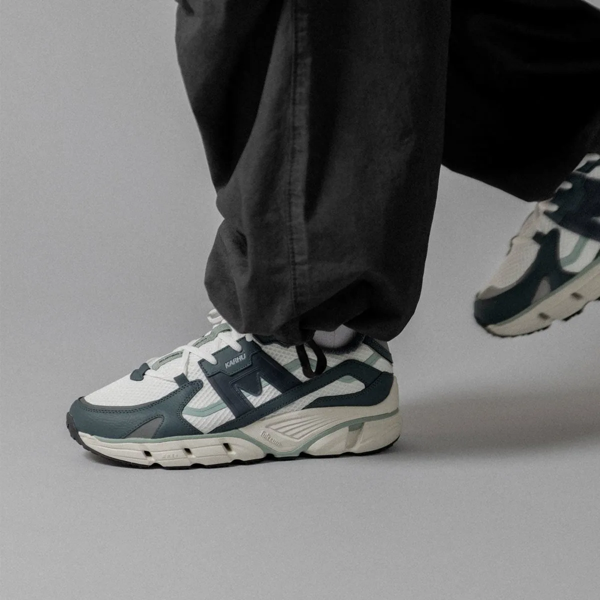 Karhu Super Fulcrum sneakers stormy weather india ink