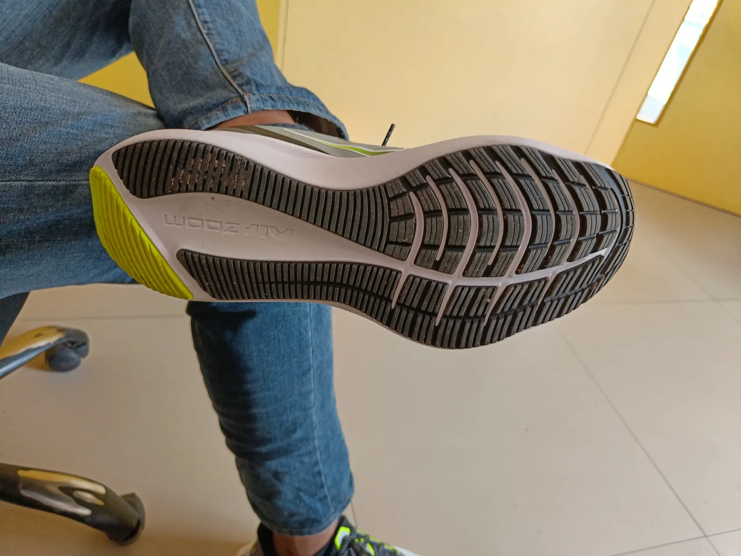 Nike Air Zoom Winflo 7 Scarpe running Uomo 43 rosse reattive