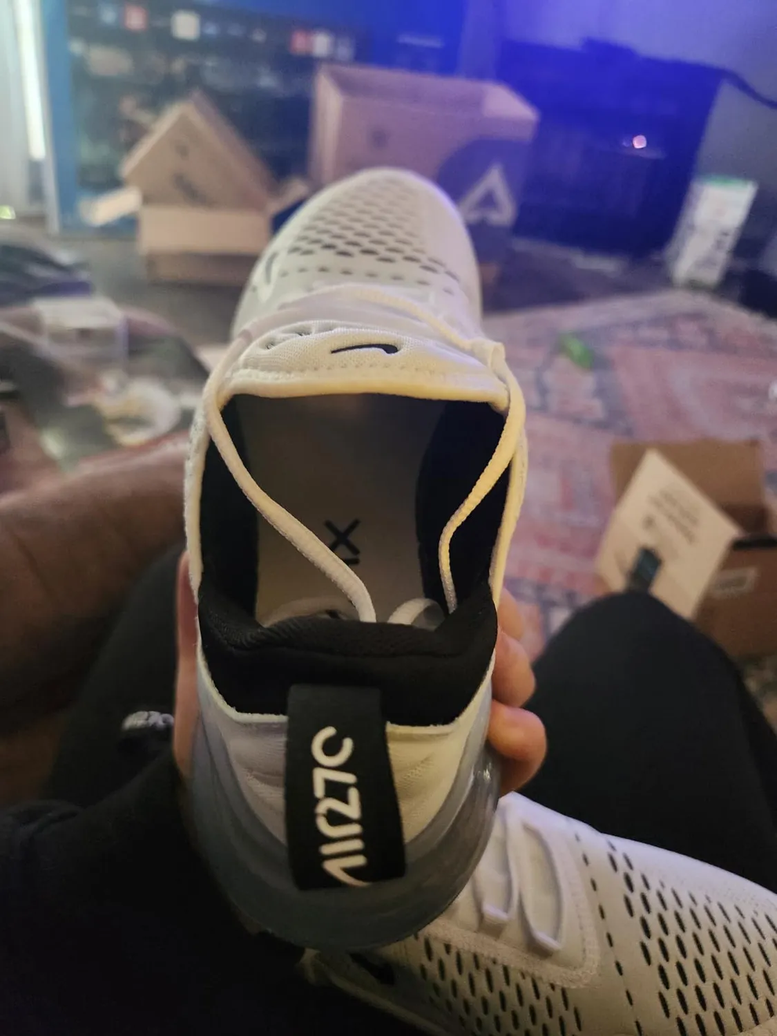 Nike Air Max 270 scarpe donna White Black 41