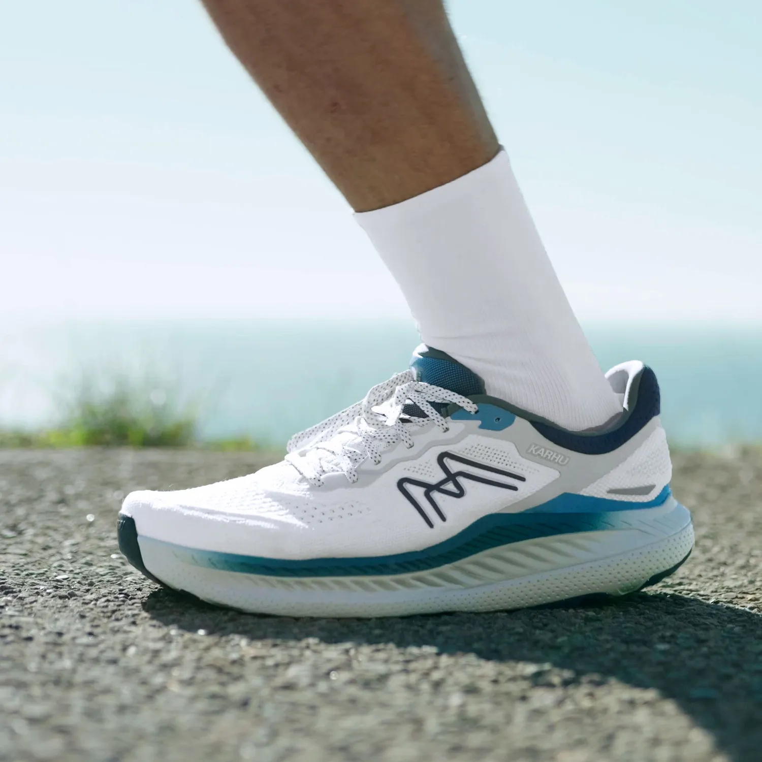 Karhu Mestari Run 2.0 scarpe running uomo Blanc Azure chiare