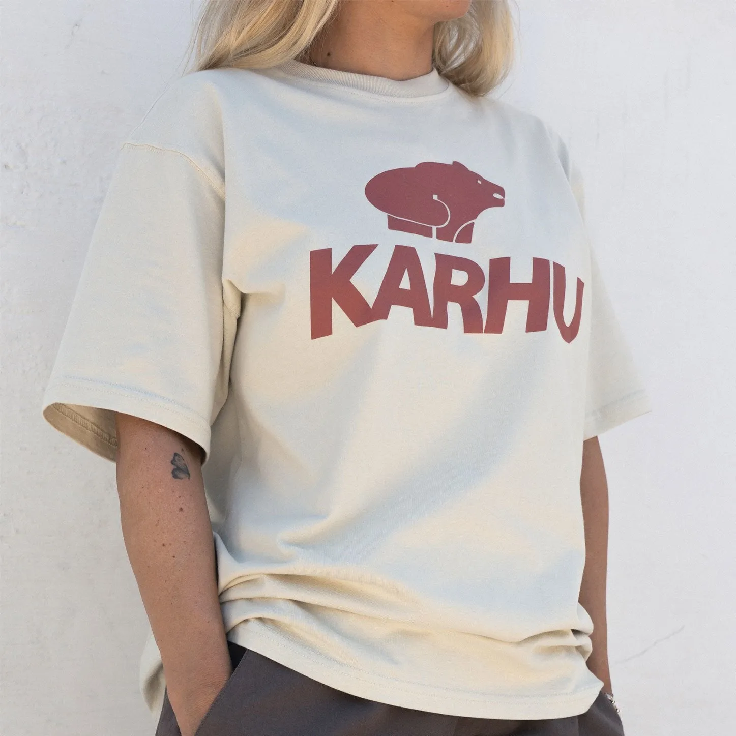Karhu Classic Logo t-shirt Turtledove Light Mahogany cotone